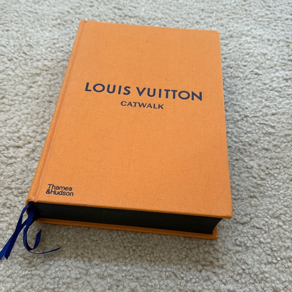 LV Catwalk Book